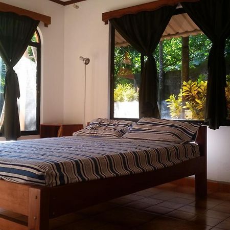 Embassy House Bed & Breakfast Puerto Jimenez Bagian luar foto