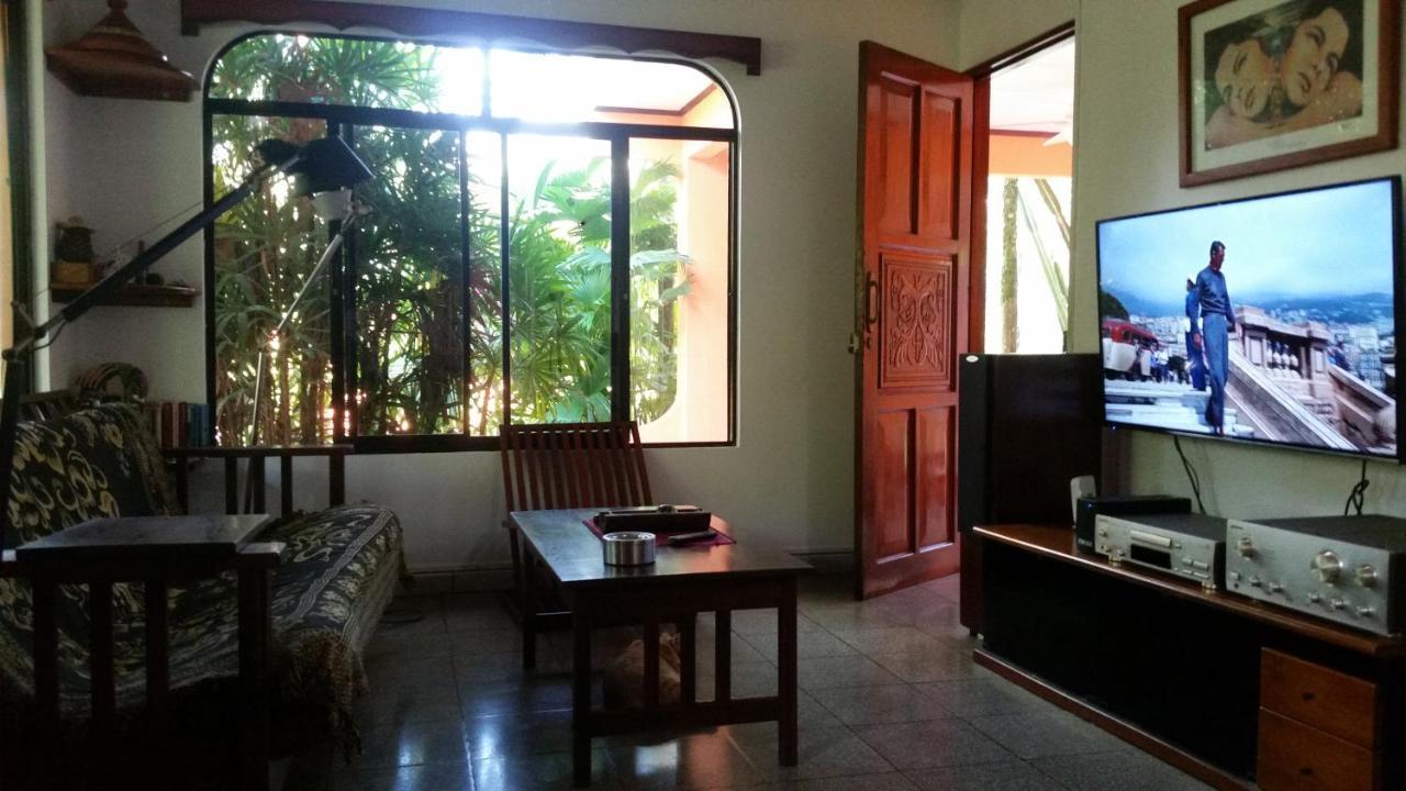Embassy House Bed & Breakfast Puerto Jimenez Bagian luar foto